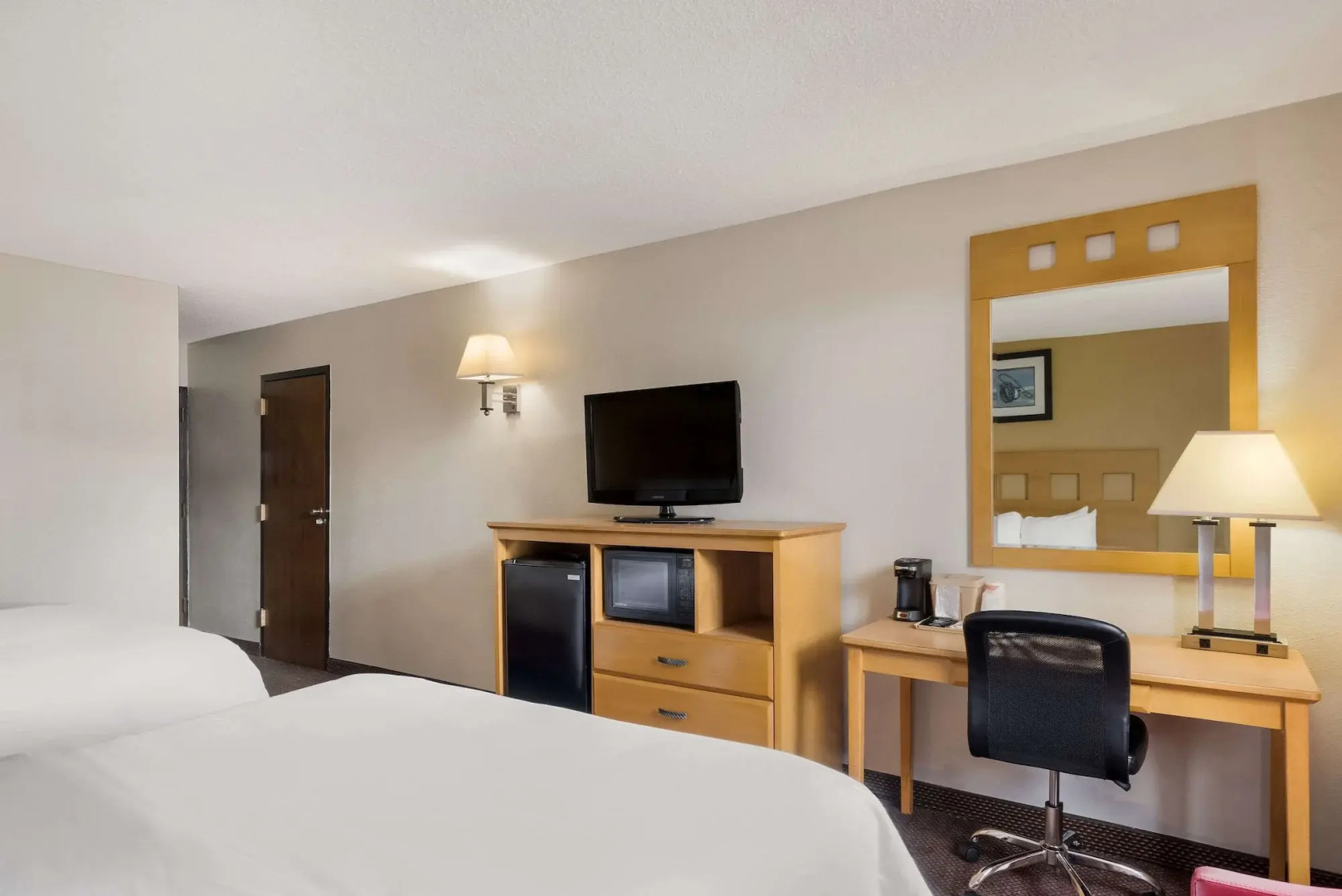 Alice-Days Inn  Golfing Area