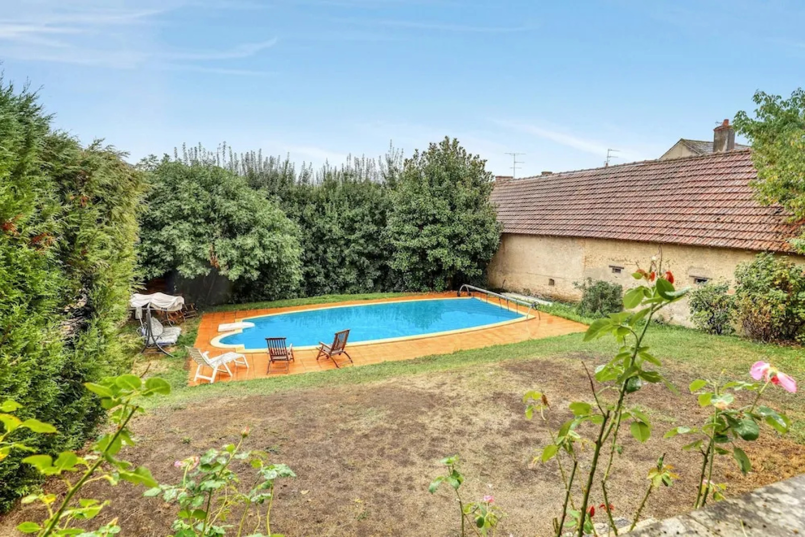 Villa With 4 Bedrooms in Lucenay-lès-aix, With Private Pool, Enclosed