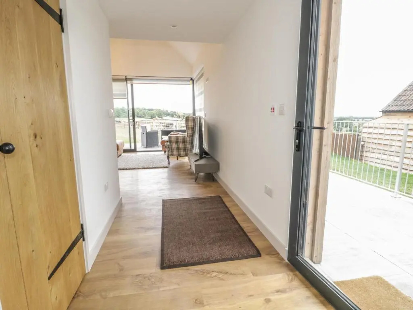 Swan Lodge Castle Farm