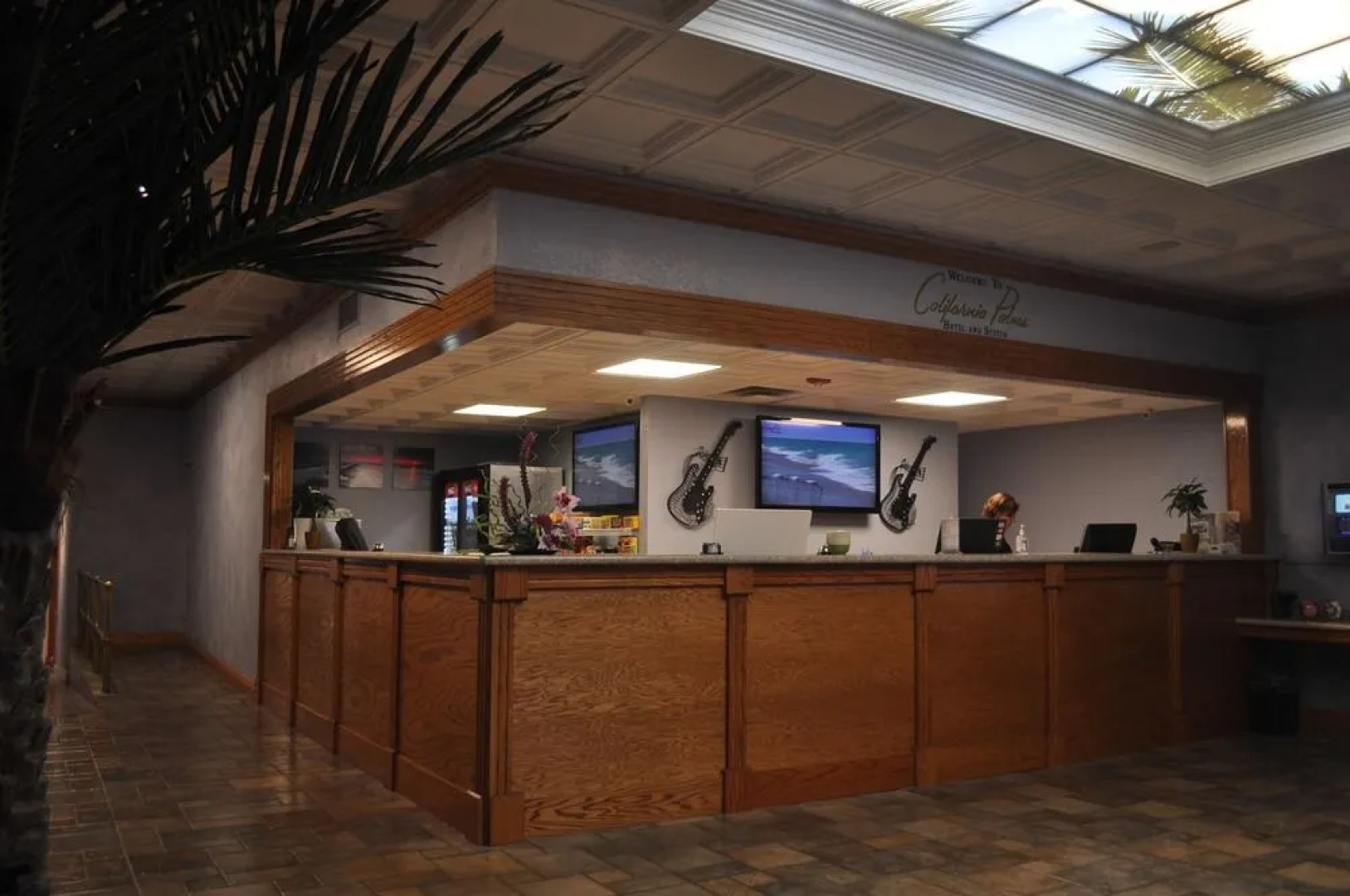 California Palms Hotel & Suites