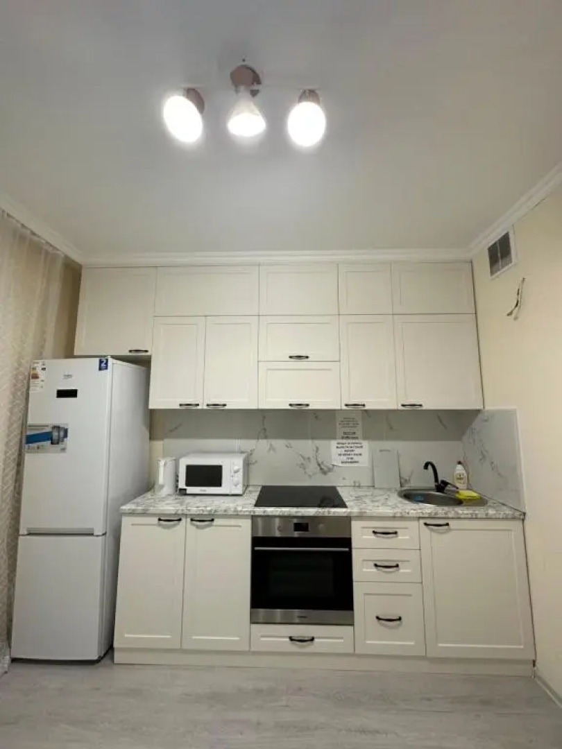 Улица Сарайшык 5а ЖК Лазурный