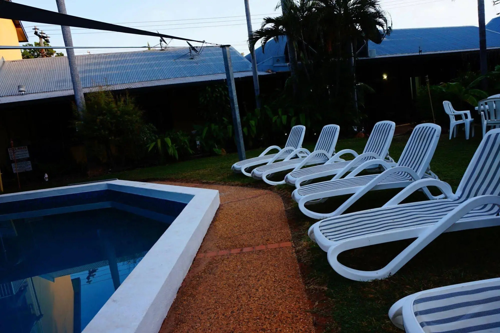 Paraway Motel