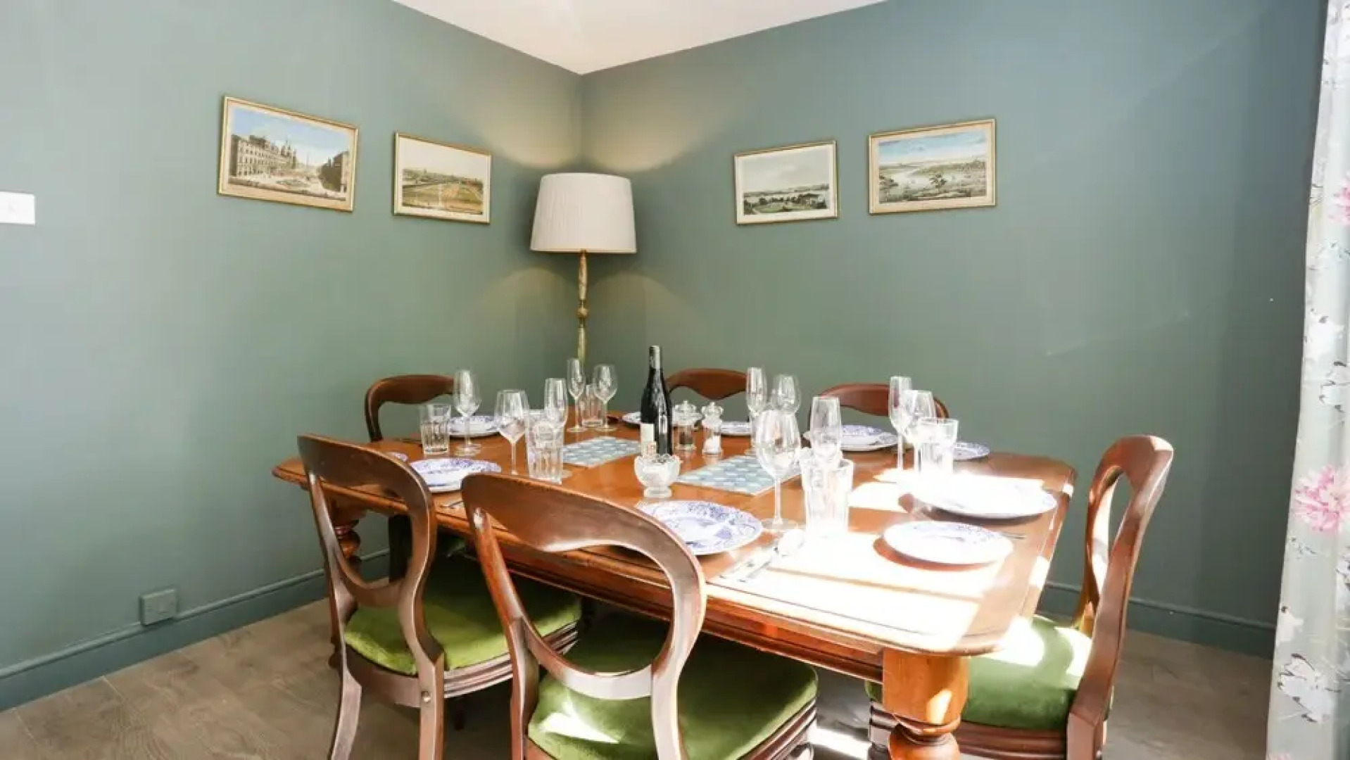 Pair of Secluded Rural Cottages near Oxford