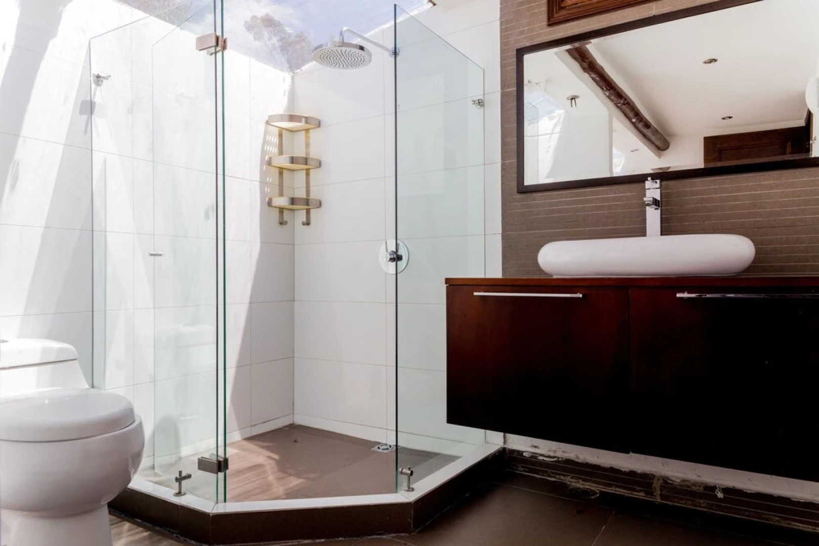 Cueva Del Oso By Nomad Guru