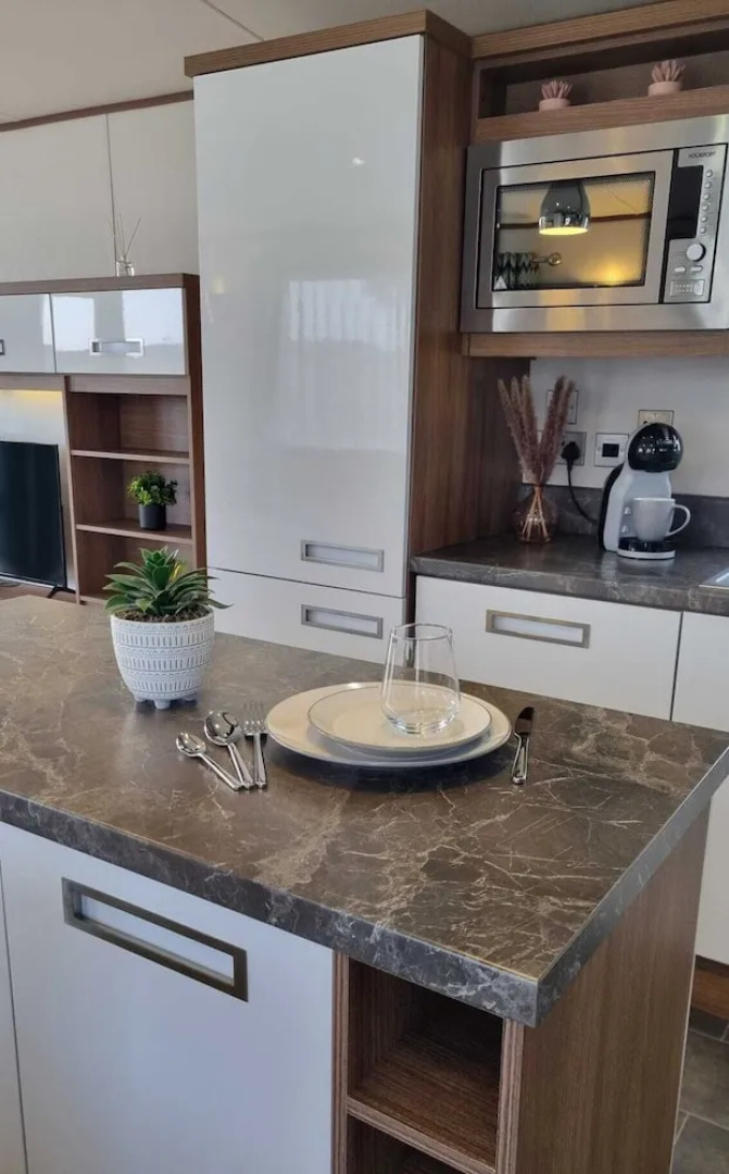 Stunning Seaside Lodge Nr New Forest 2 bed