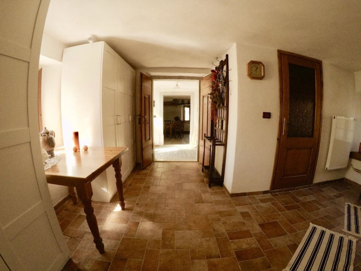 4lander House Balins