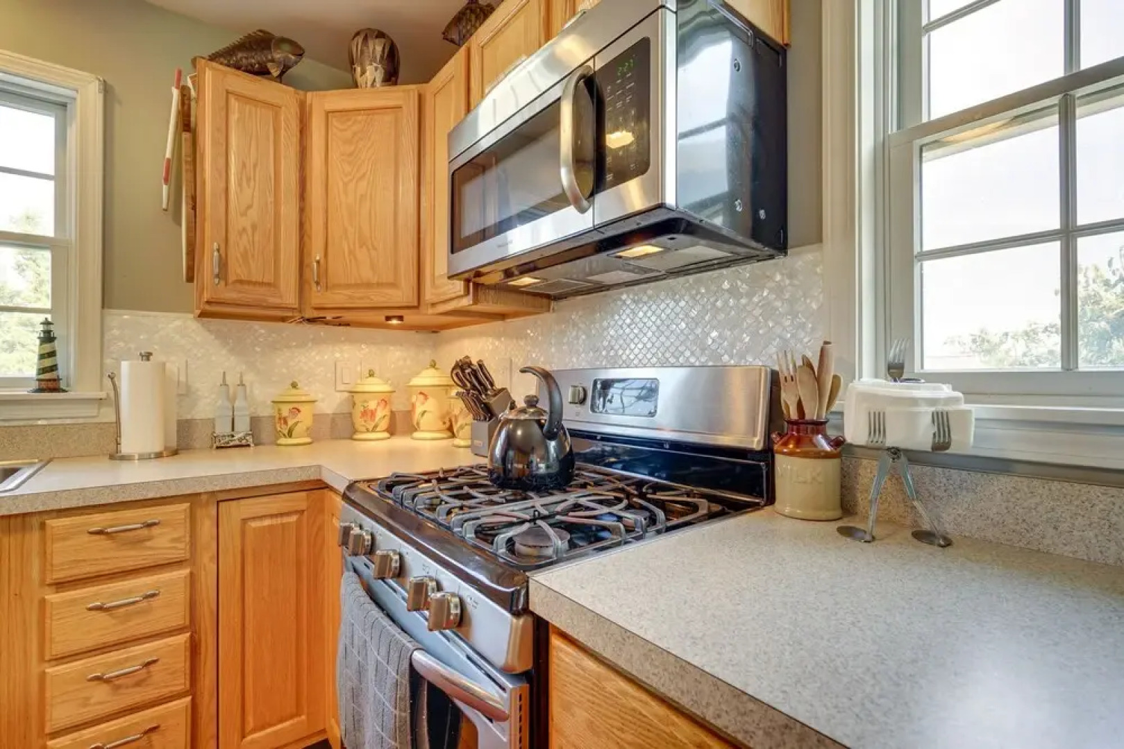 New Jersey Home - Deck, Grill & Walkable to Beach!