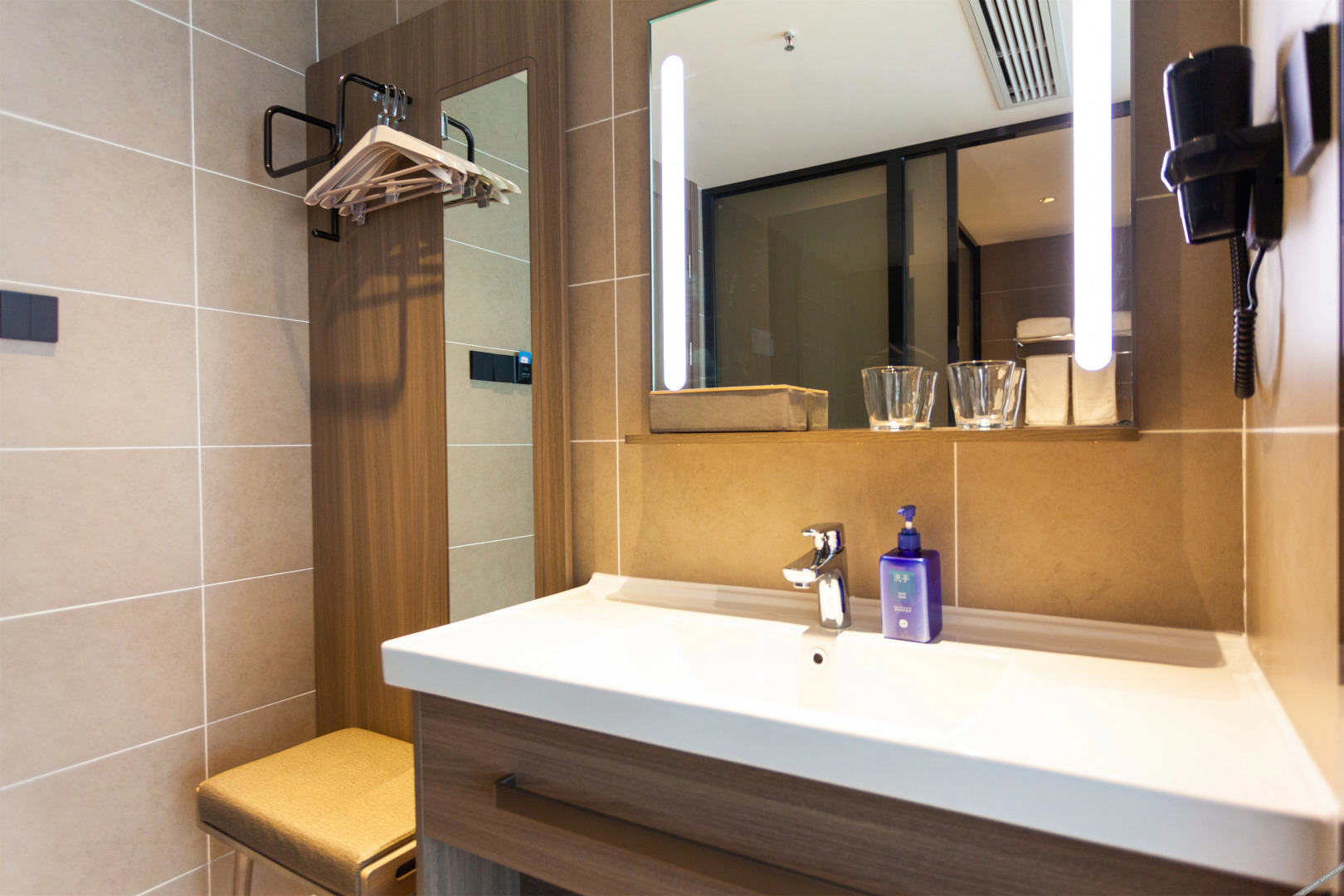 HanTing Hotel (Ganzi Batang)