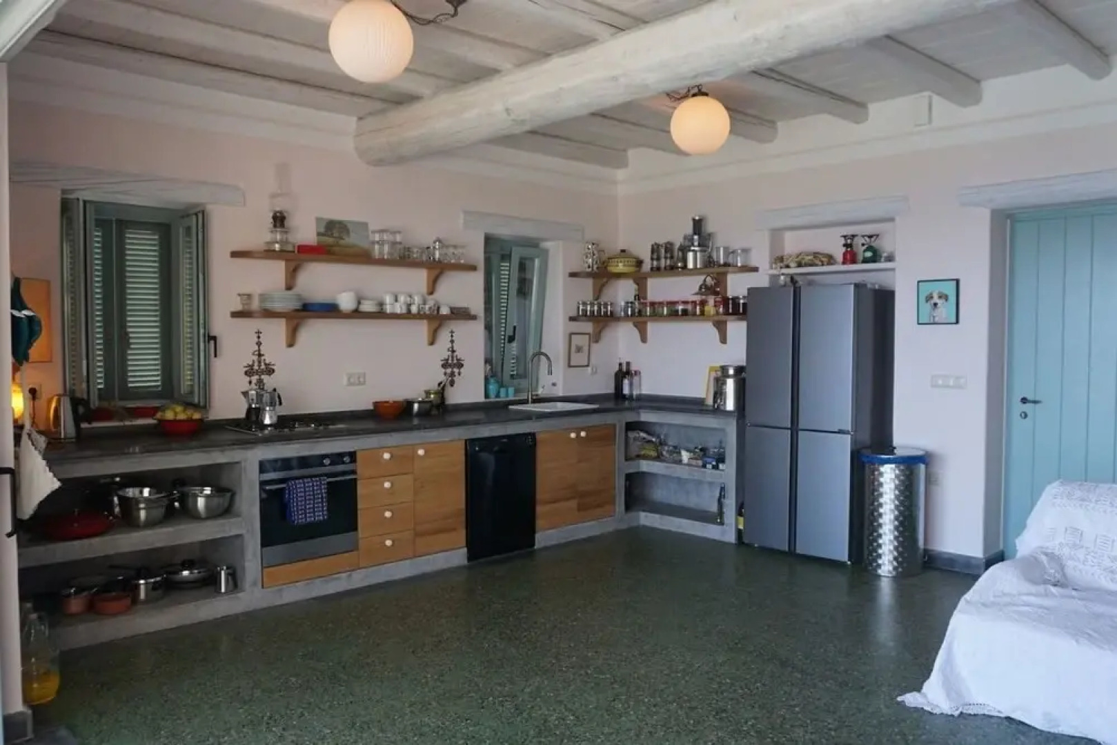 Villa Alati - Seafront Villa With Swimming Pool