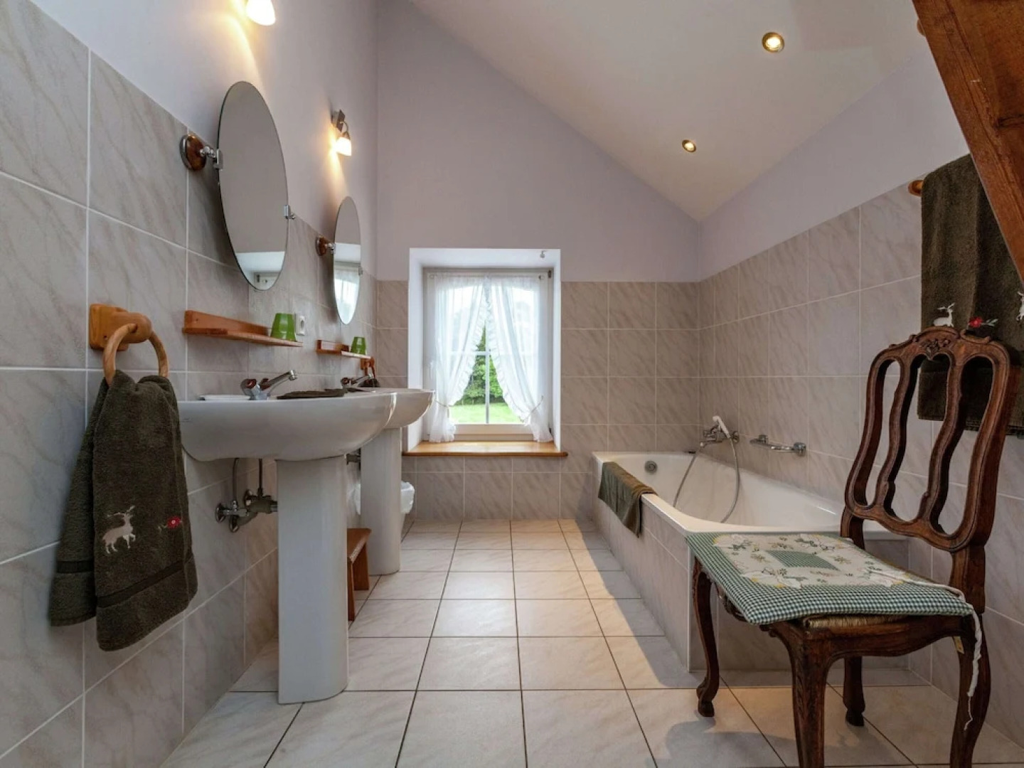 Wonderful Holiday Home in Saint-hubert With Sauna