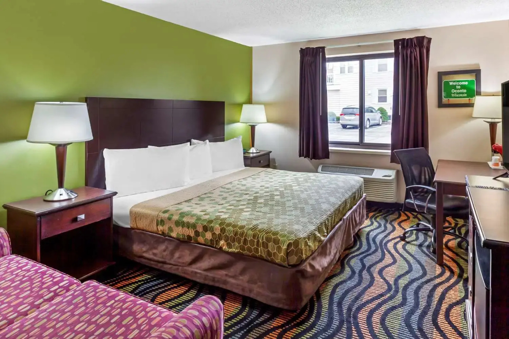 Econo Lodge Inn & Suites Oconto