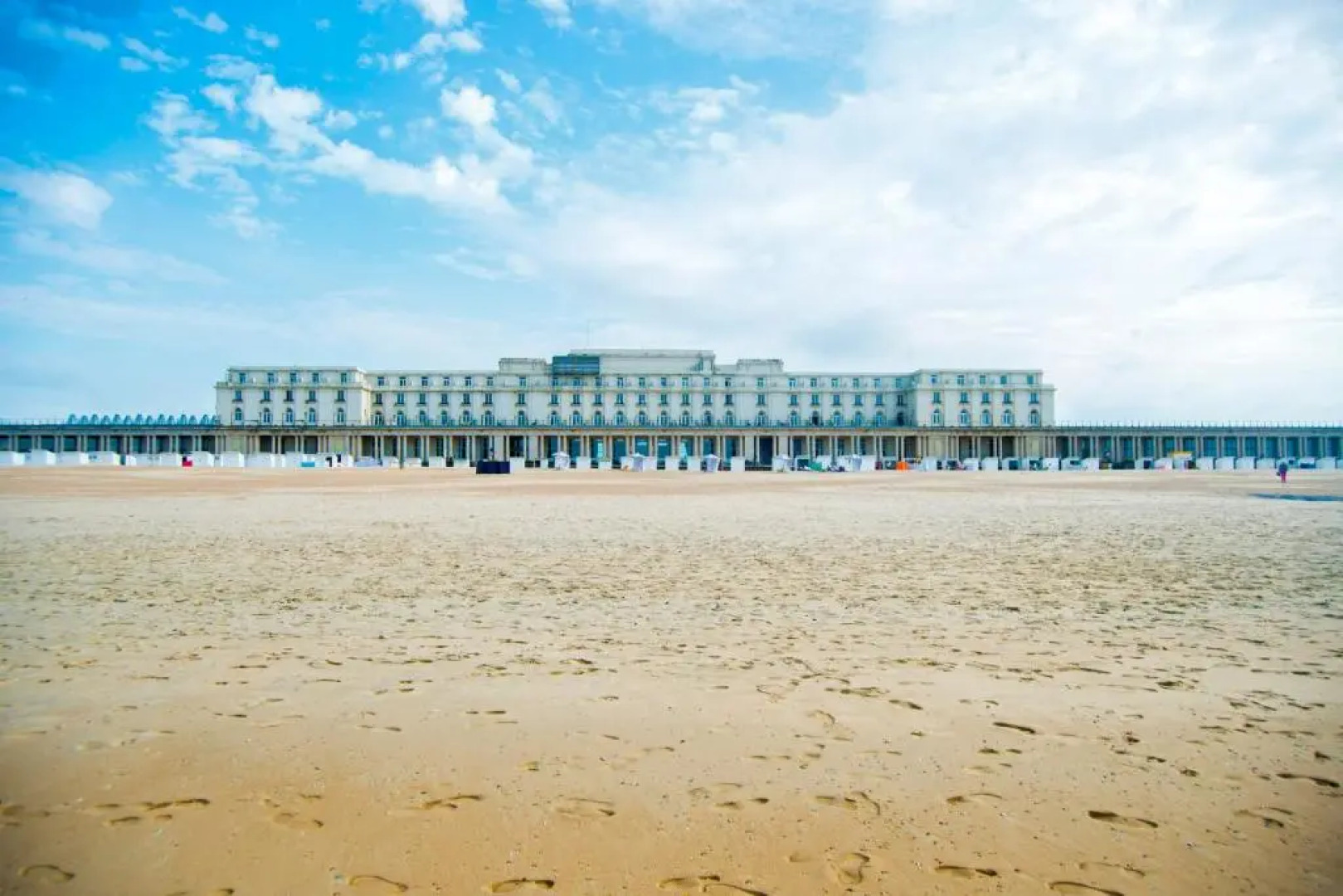 SEAVIEW STUDIO OOSTENDE Type Rotterdam 6p - comfortabele flat met aparte slaaphoek direct aan het strand, op de verkeersvrije zeedijk