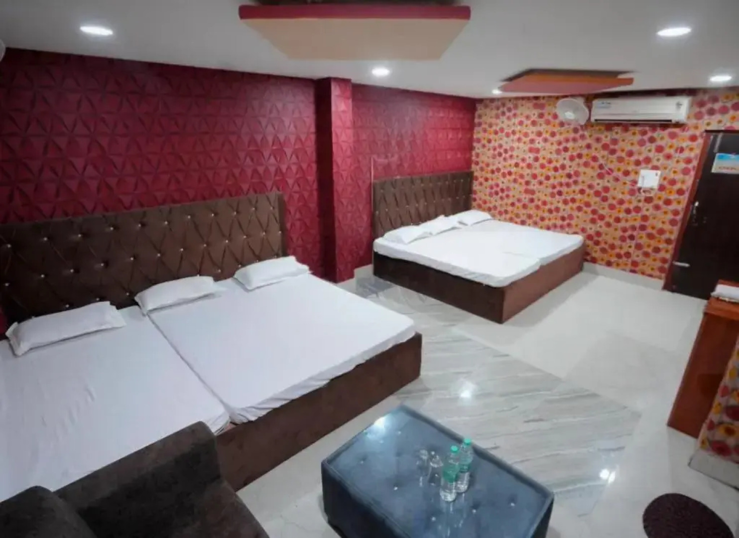 Oyo 91794 Hotel Parinay