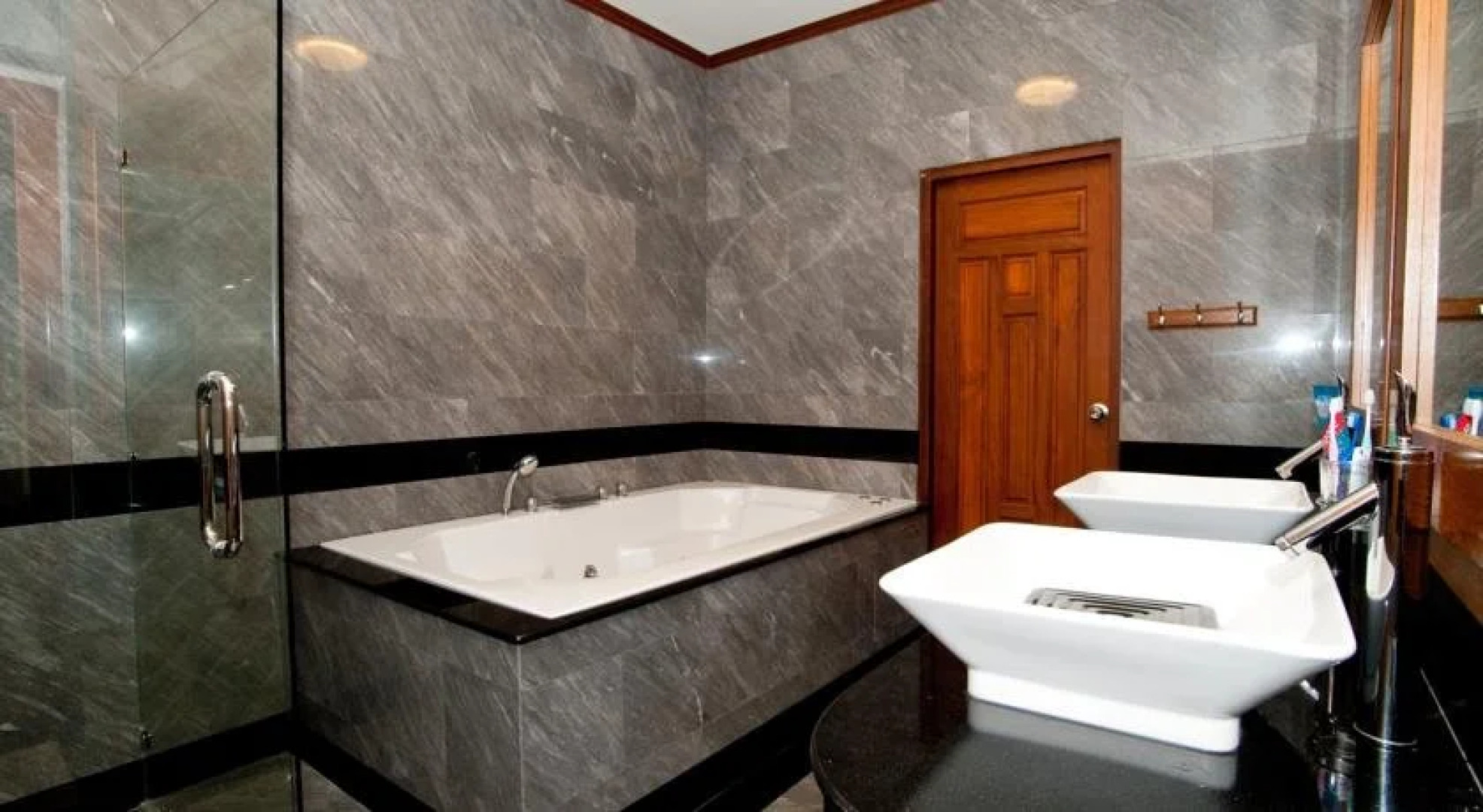 Krabi Sunset Beachfront Villa