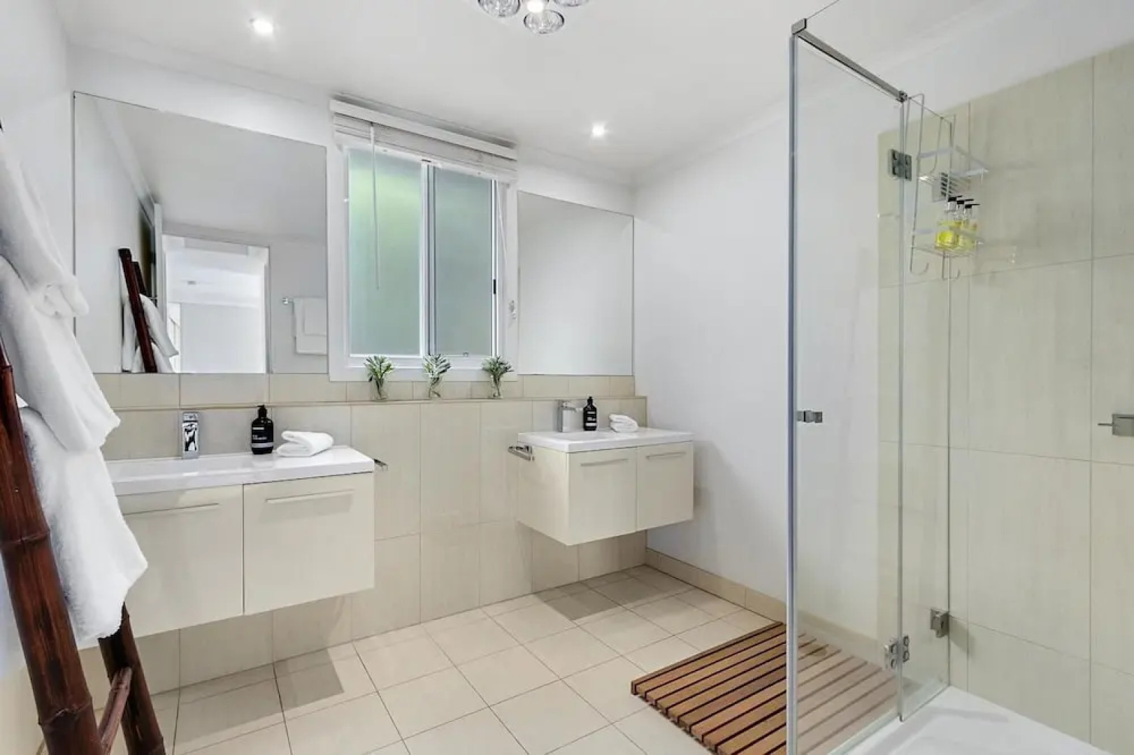 Hidden Bay - 5 BR luxury waterfront