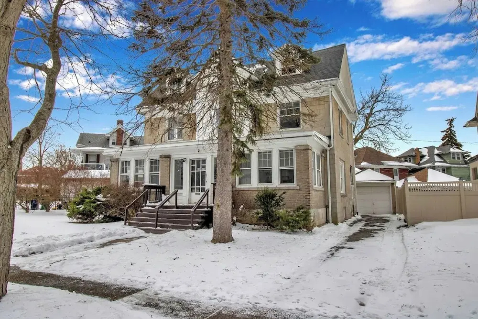 Cozy 3BR Near UB & Niagara Falls - Pet Friendly