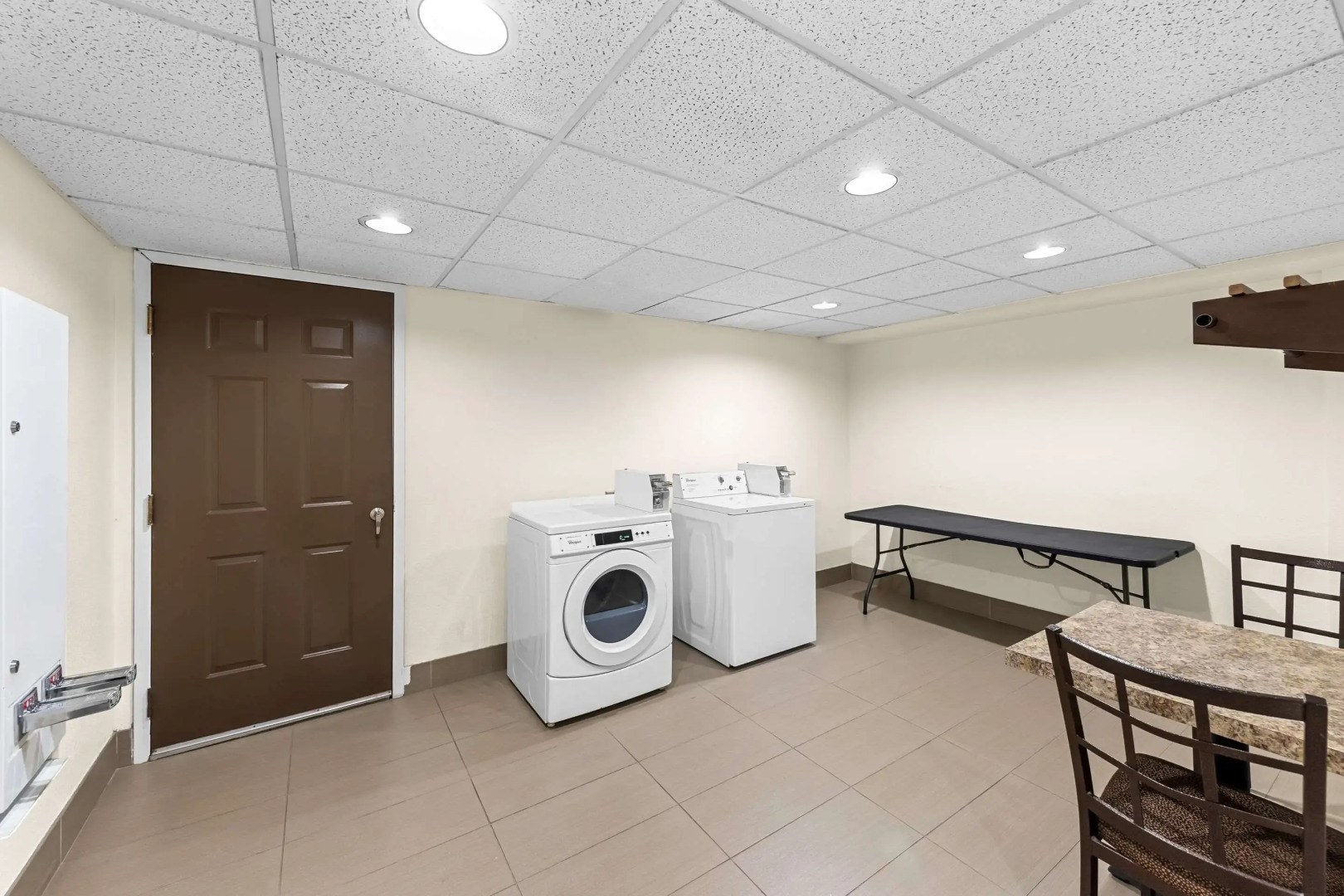 Comfort Inn & Suites Heath - Newark South