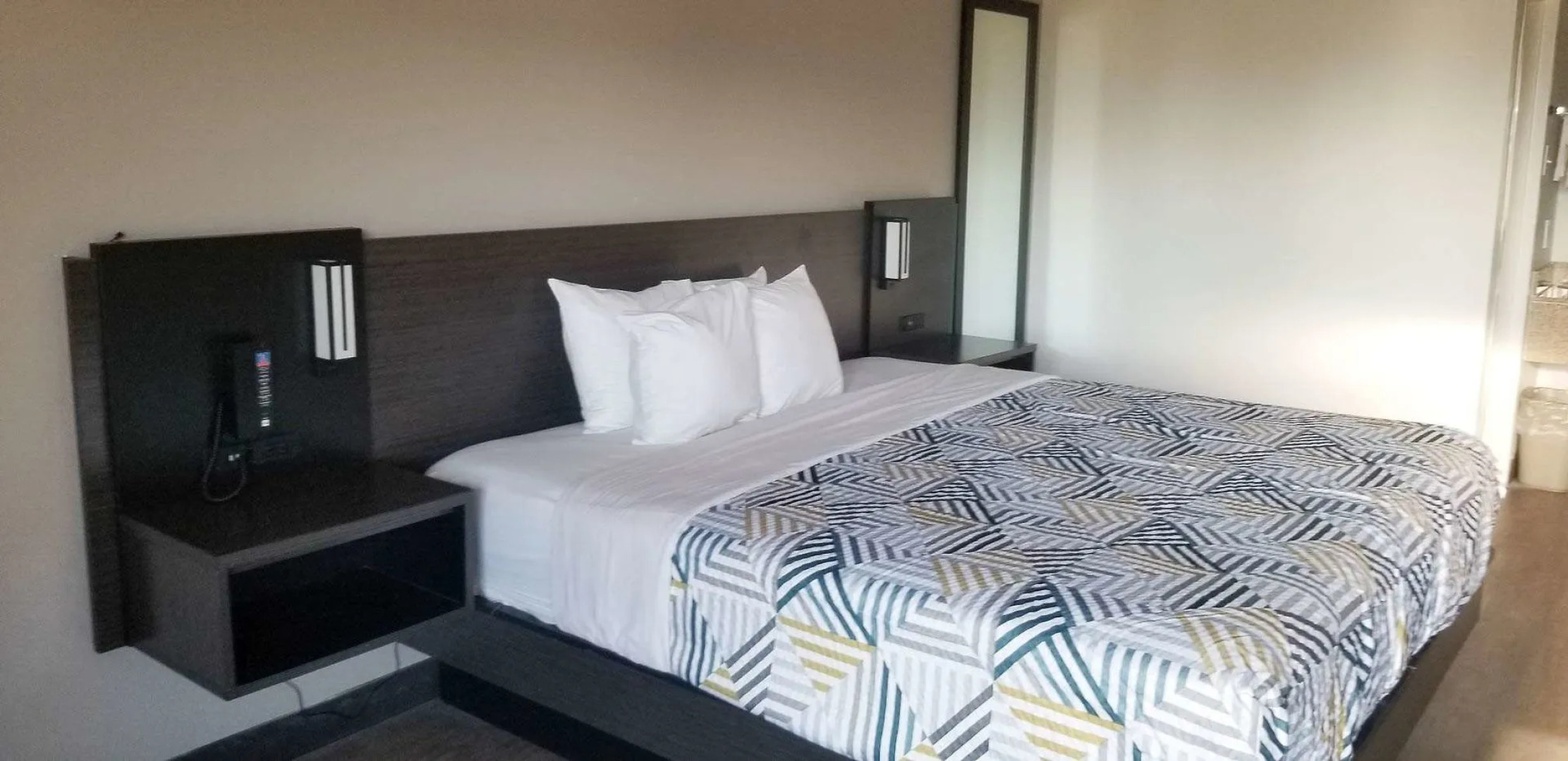 Studio 6 LaPlace, LA