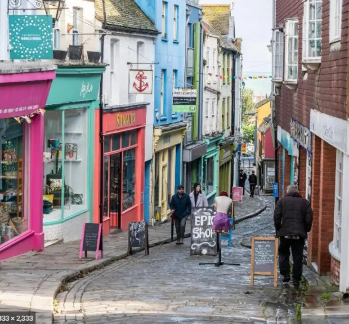 Beautifully appointed, period seaside apartment
