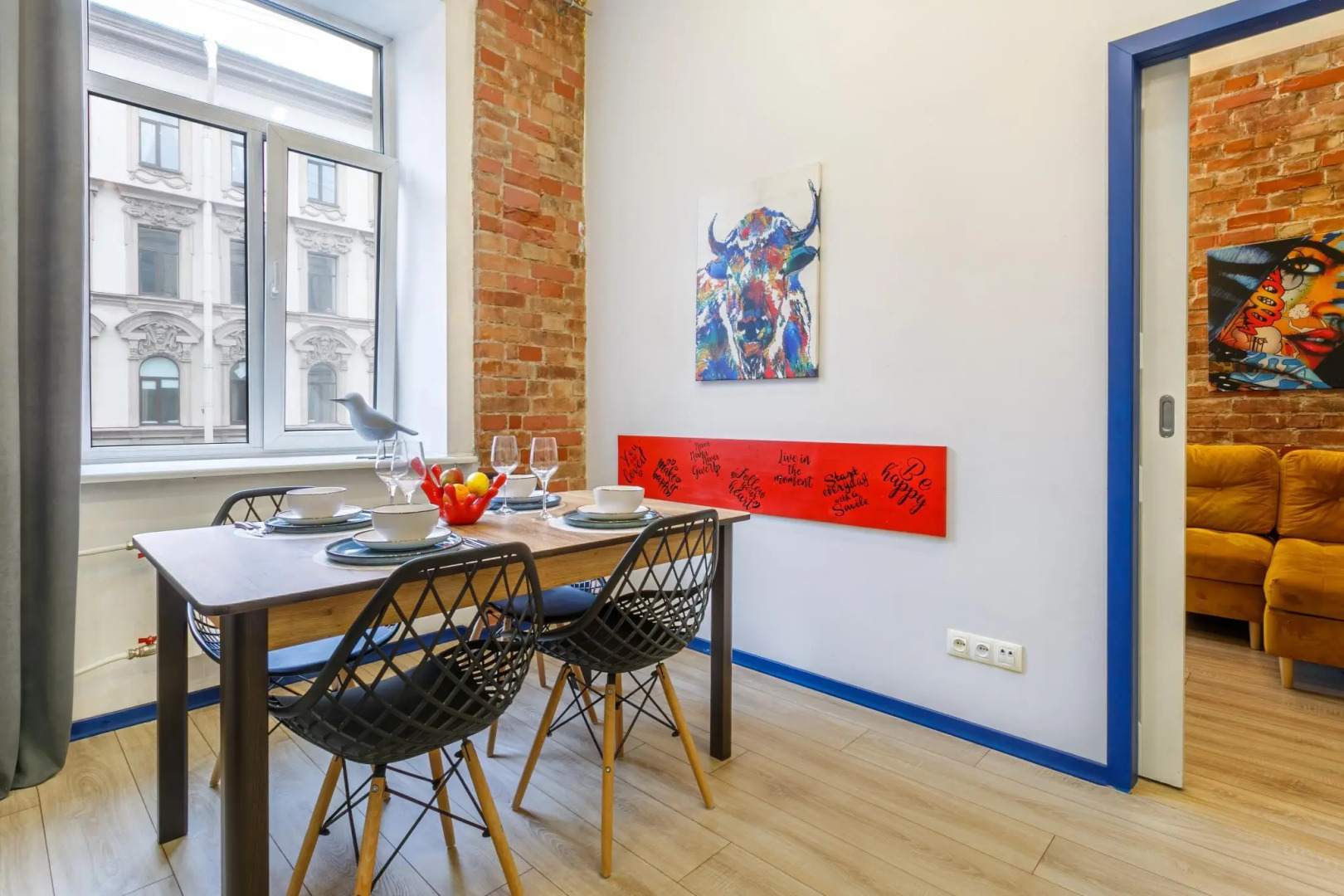 SeApart. На Большом 13 (бывш. Апартаменты на Большом проспекте Петроградской Стороны)