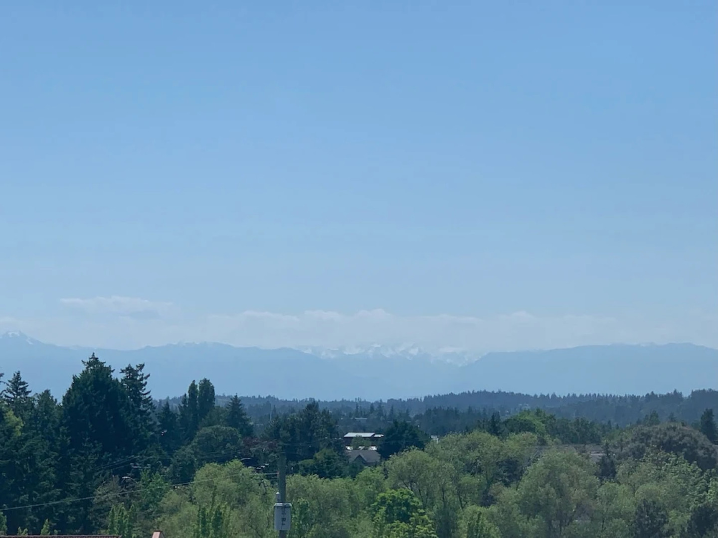 Elk Lake Inn & Suites Victoria