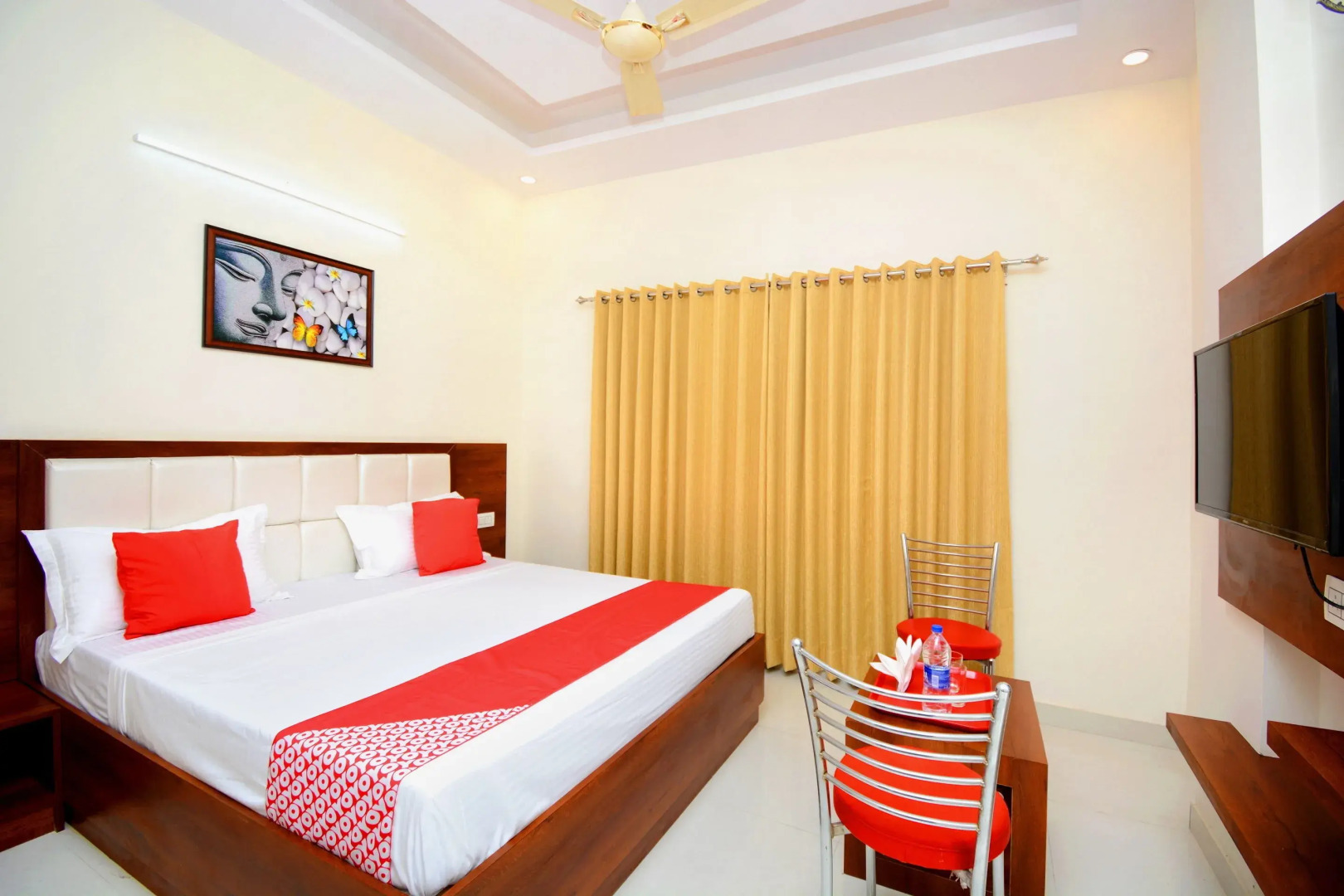 OYO 27061 Hotel Magnum