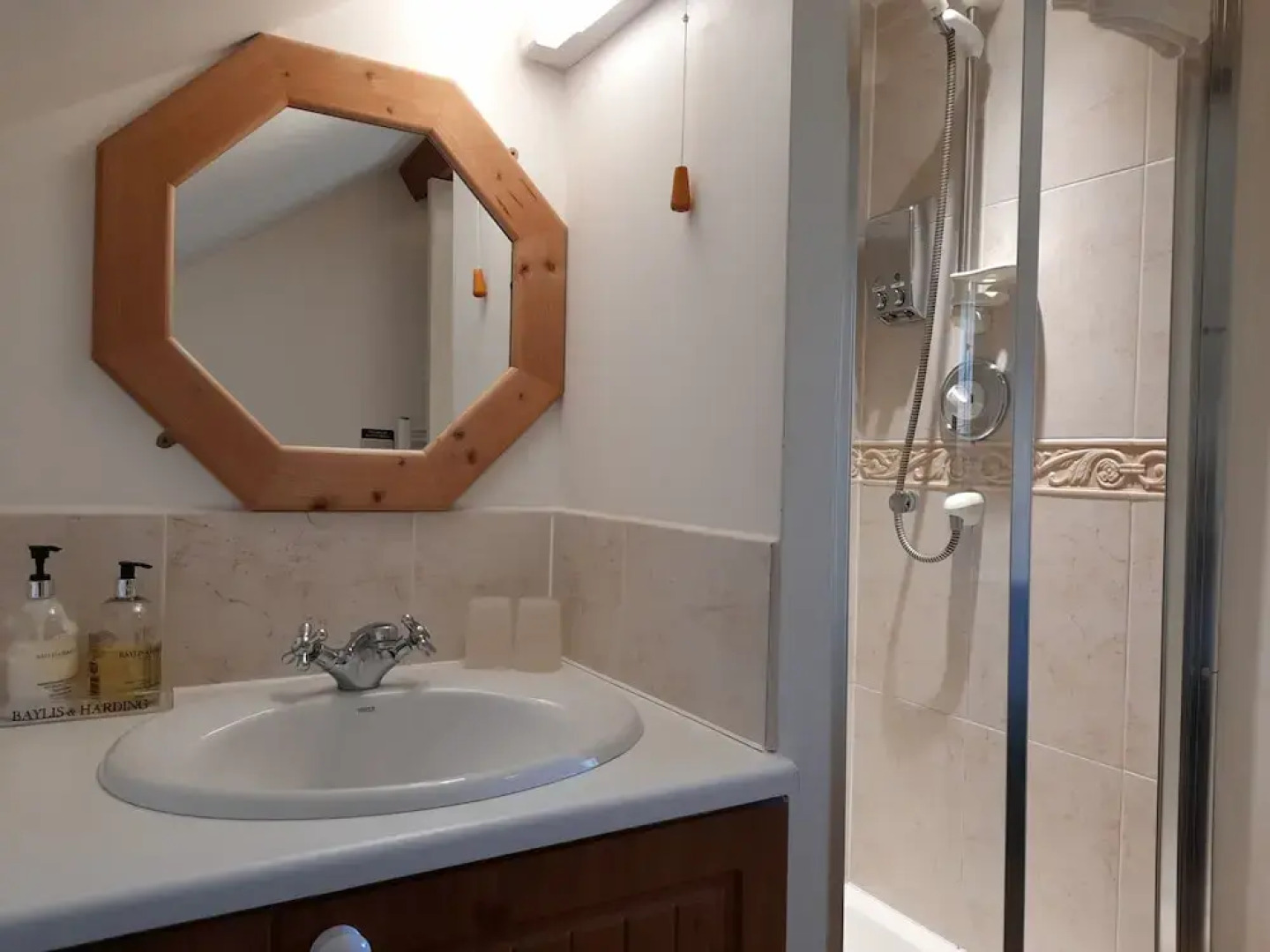 Montacute Country Tearooms B&B