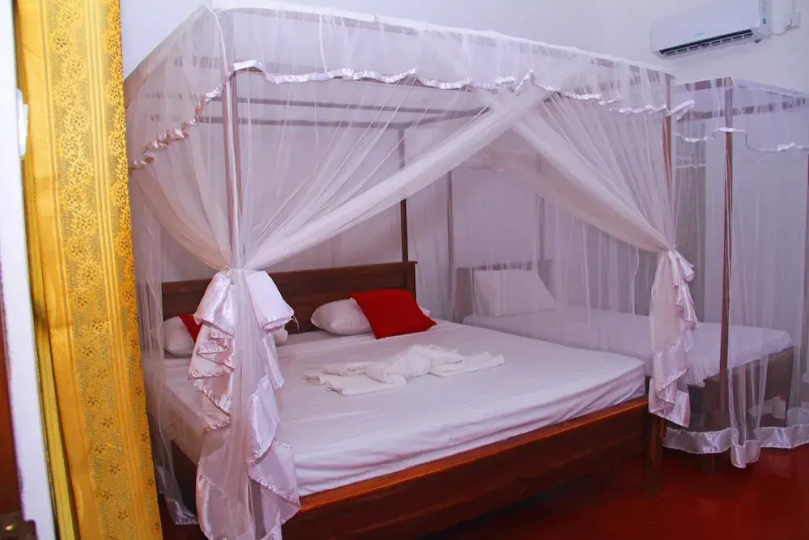 OYO 255 Atara Lagoon