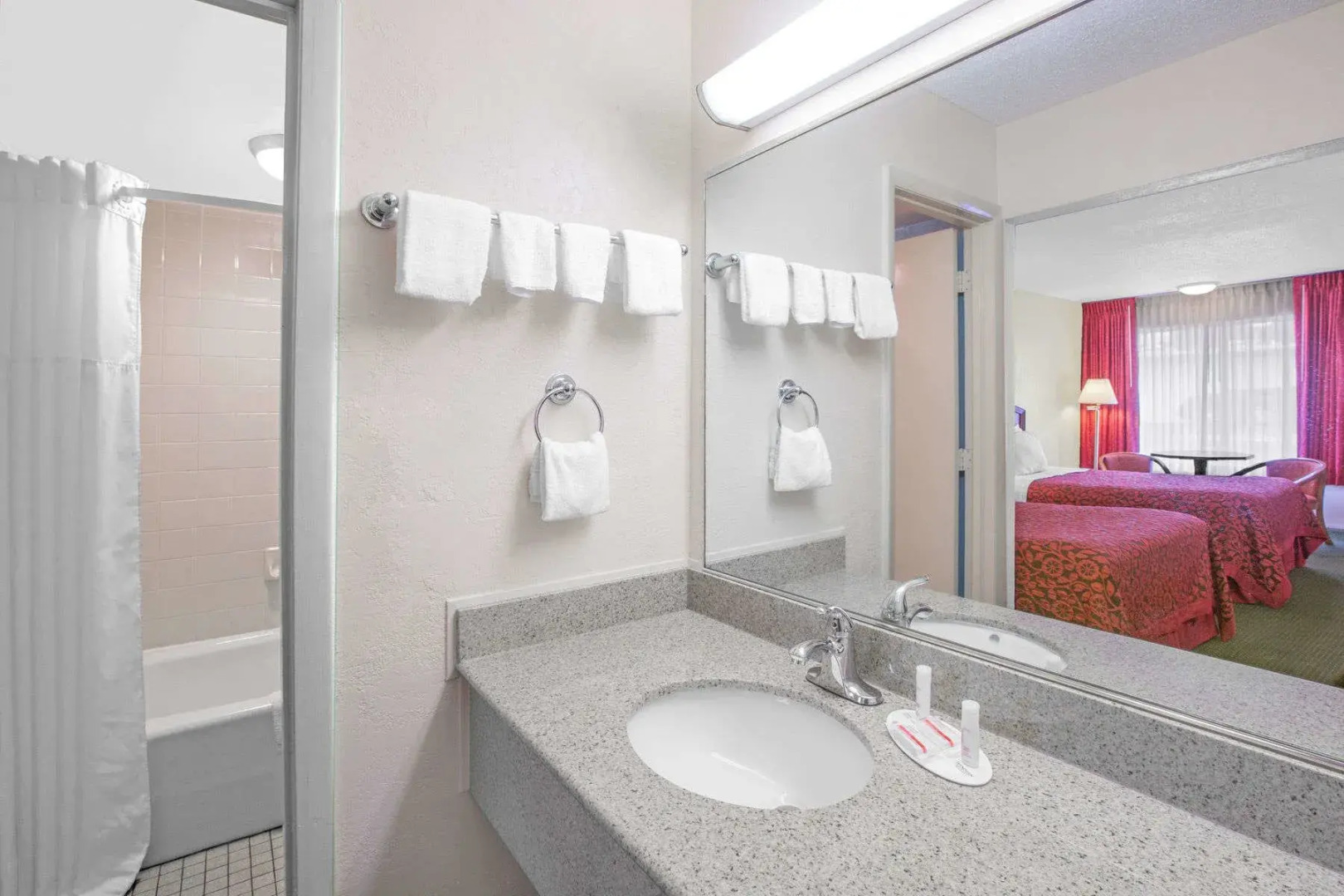 Days Inn by Wyndham Wilmington / University