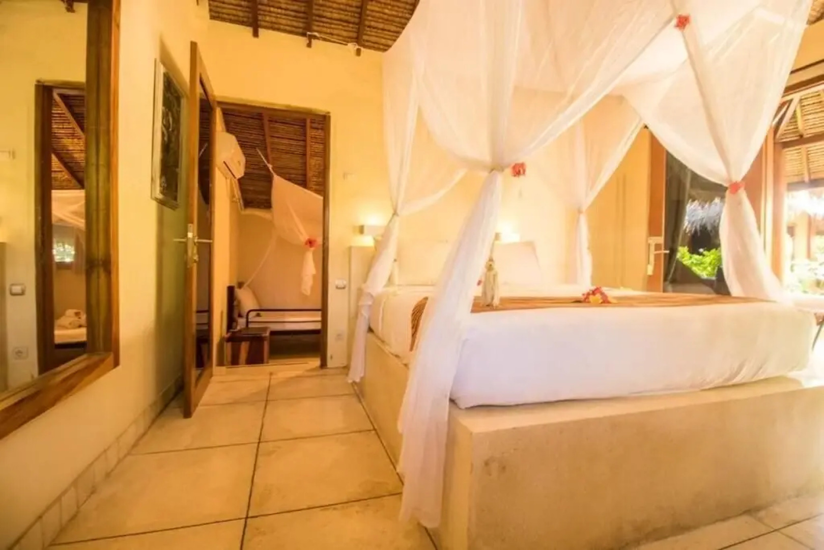 Scallywags Smugglers