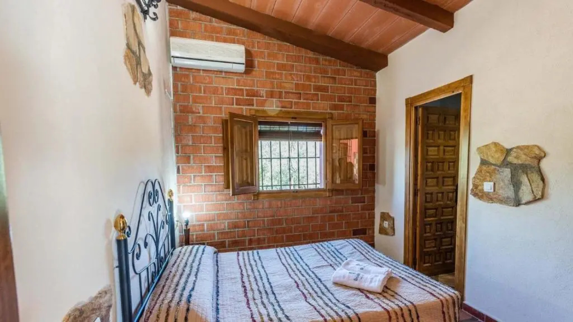 Casa Los Llanos Niguelas by Ruralidays