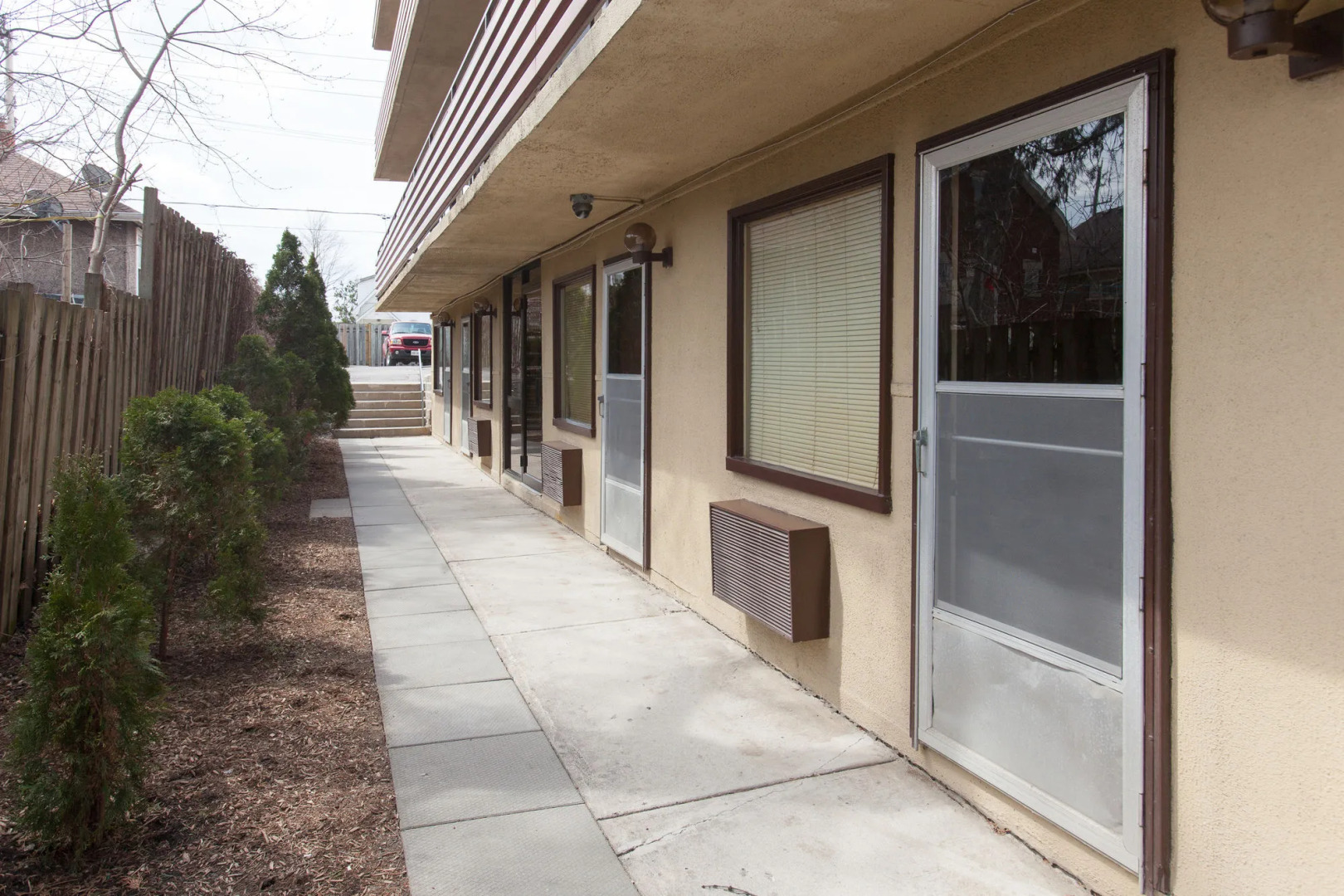 Wharncliffe Suites Motel