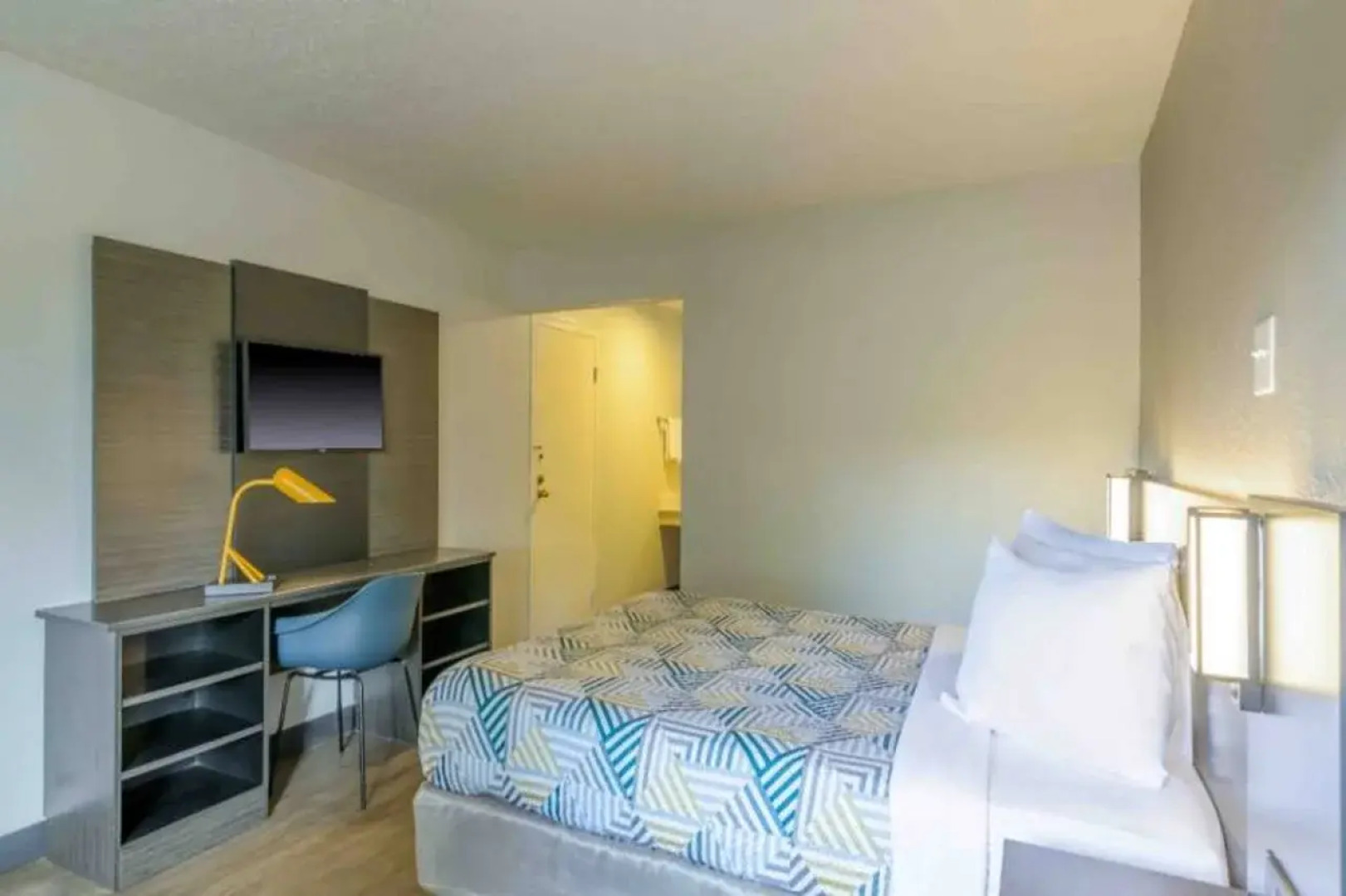 Motel 6 Spring Hill, FL - Weeki Wachee