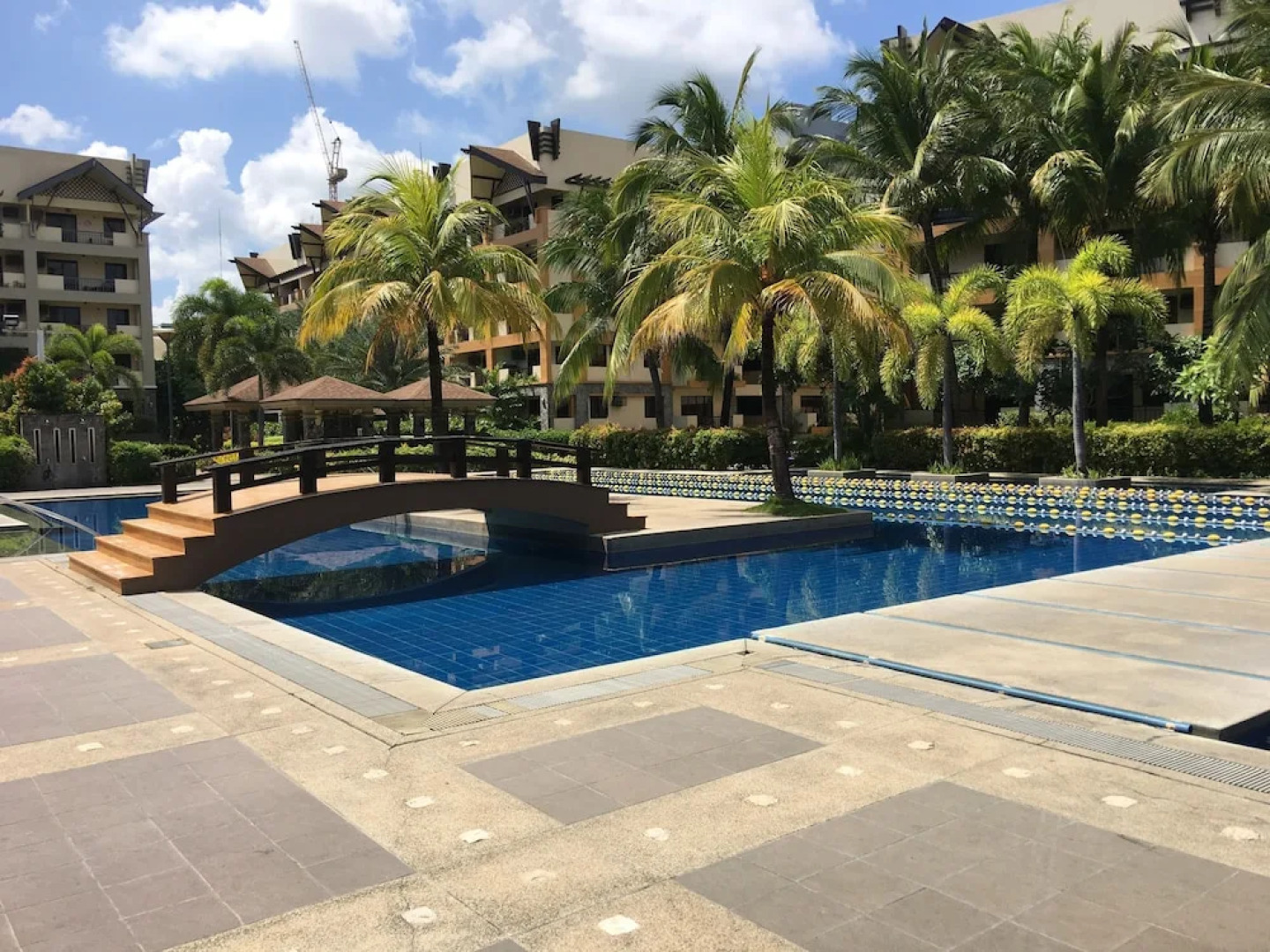 jKSUITES Manila Condos