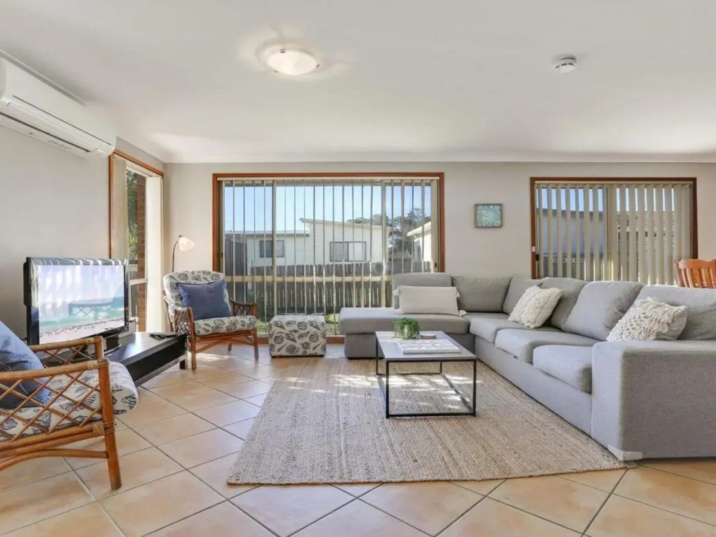 Cleveland Place - walk to beach and shops