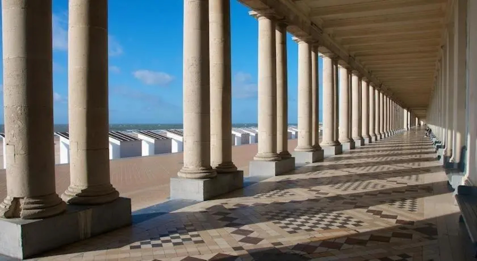 SEAVIEW - 2-bedroom apartment - OOSTENDE - Type Hasselt - direct seaview, situated at the beachfront