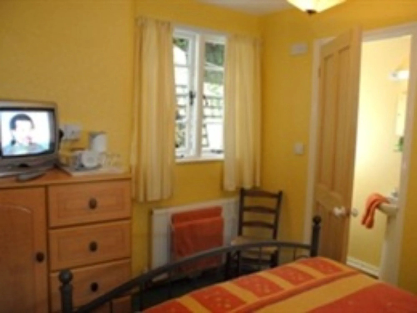 Hillside House - Guest House