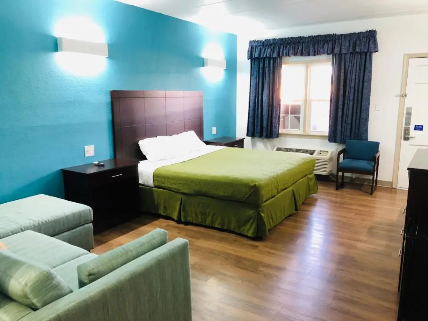 Motel 6-Falls Church, VA - Arlington Boulevard