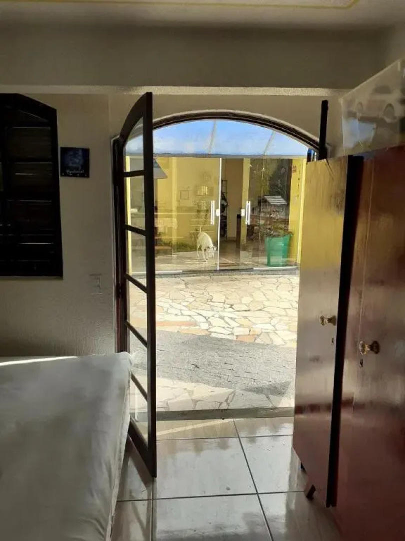 Chacara Guararema p/25 pessoas a 800mts do centro