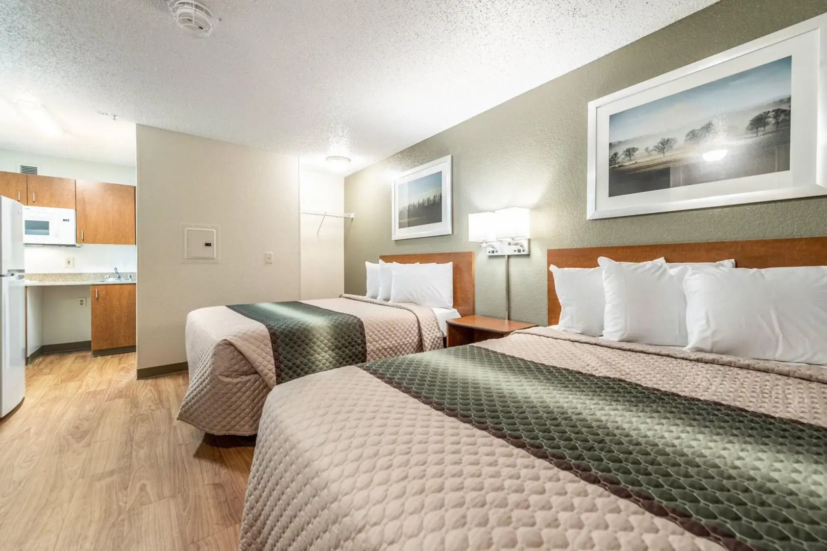 HomeTowne Studios Tacoma - Hosmer