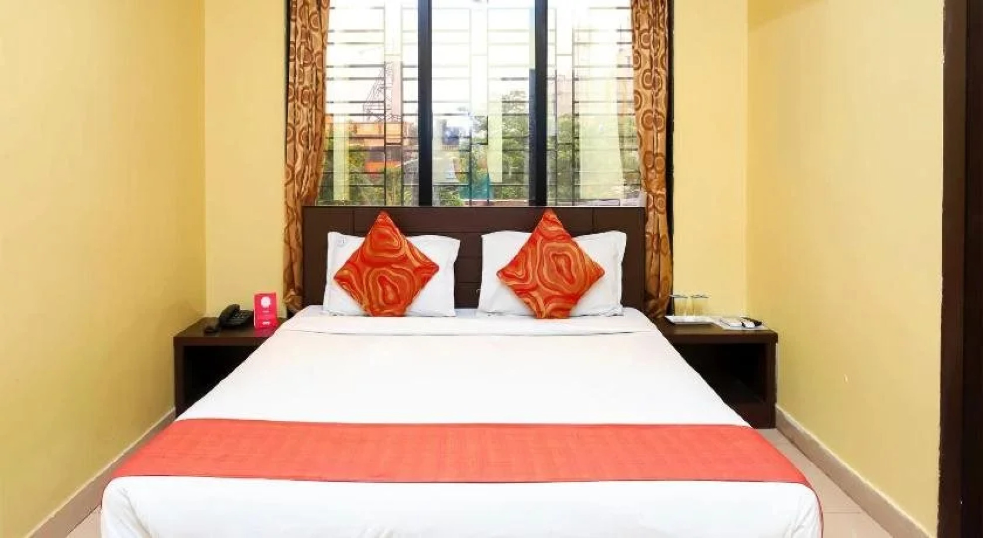 OYO Rooms Jatin Das Park Metro Station