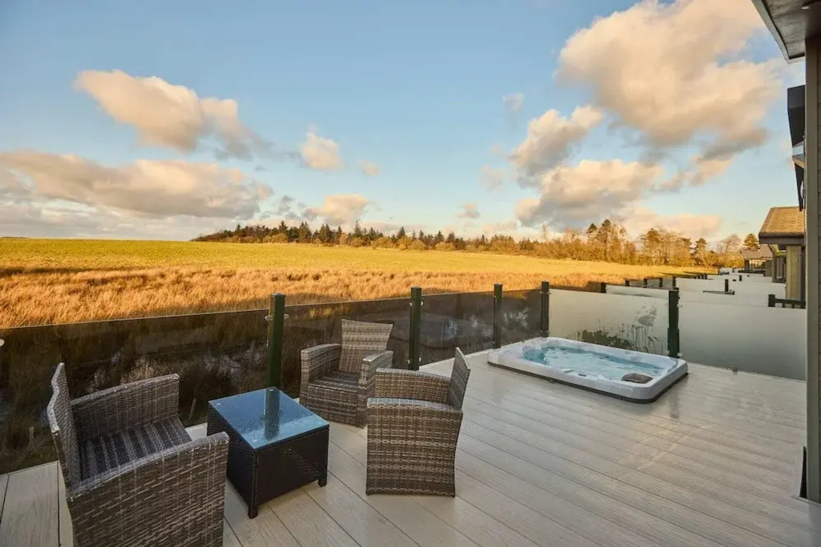 Host Stay Whistler Deluxe Lodge