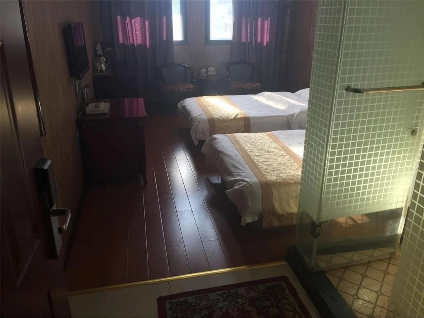 Shuntai Business Inn