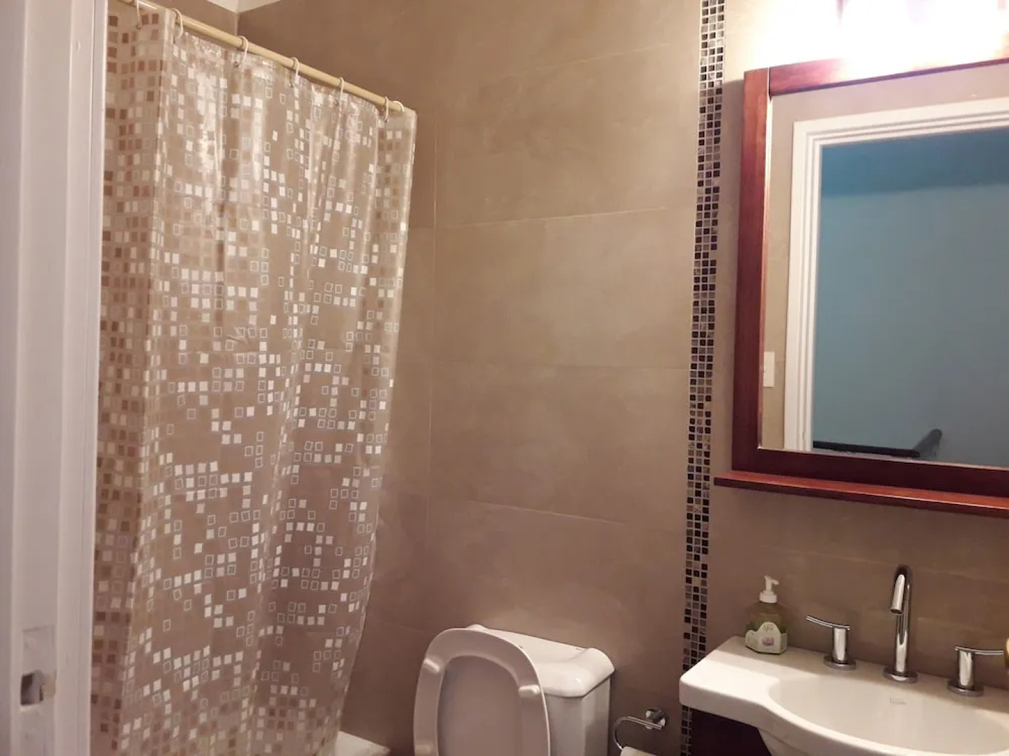 Spacious House Very Comfortable With Garden and 3 Bedrooms Located in the Area North Bs As