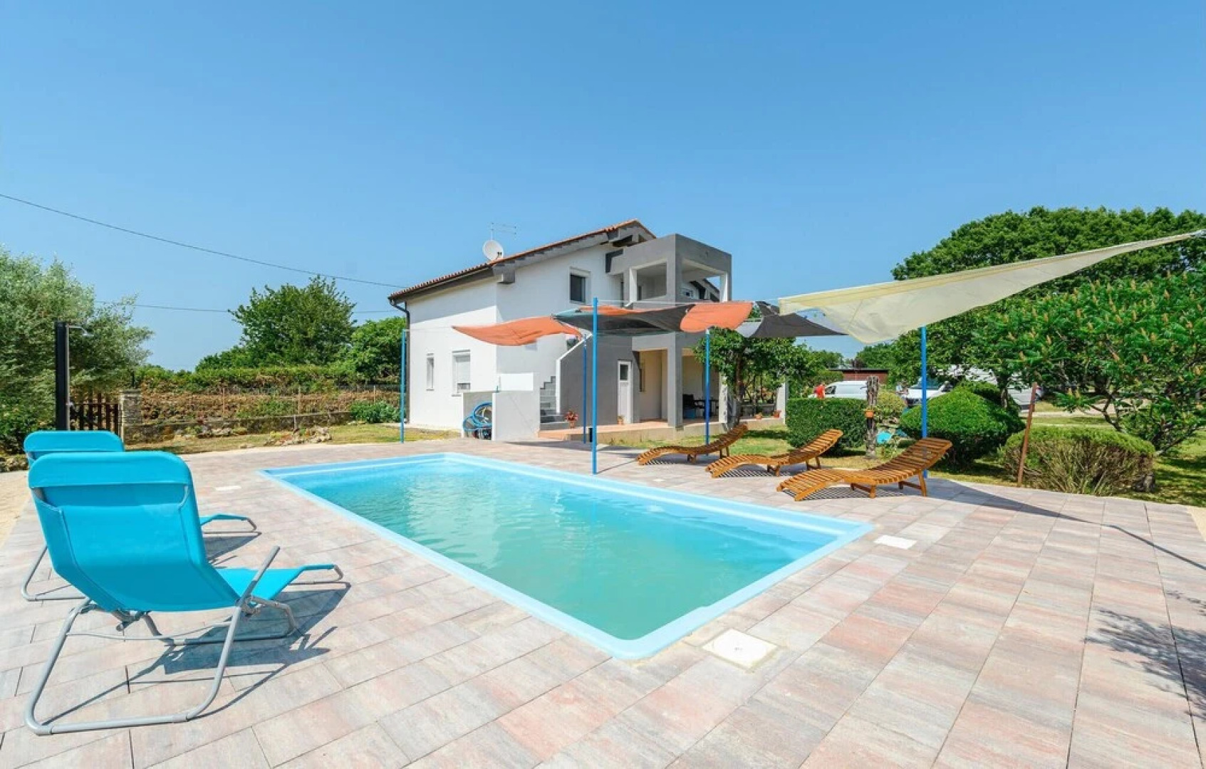 Awesome Home in Tar With Wifi and 3 Bedrooms