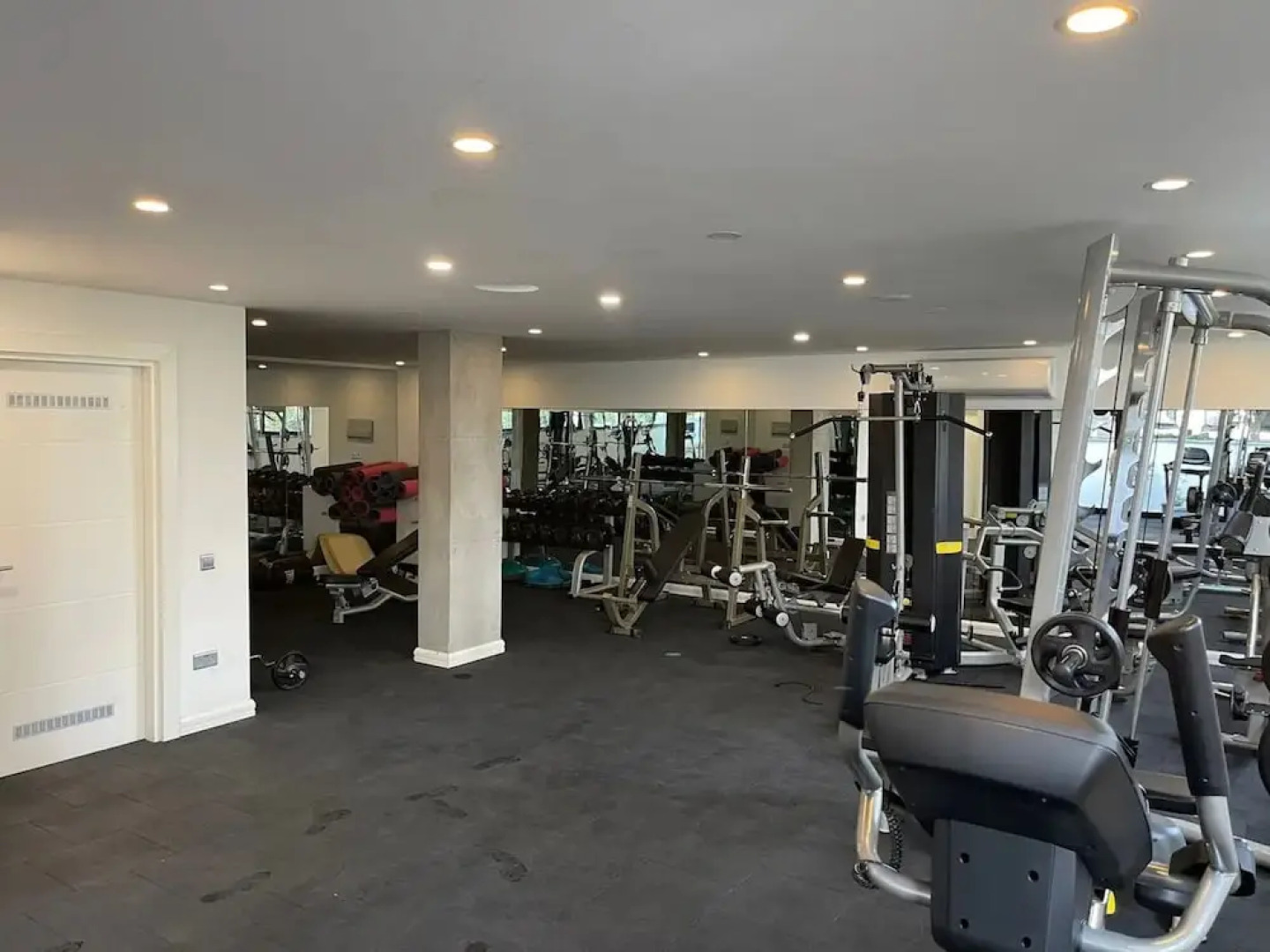 Modern and Luxurious Apartment in a Prime Resort