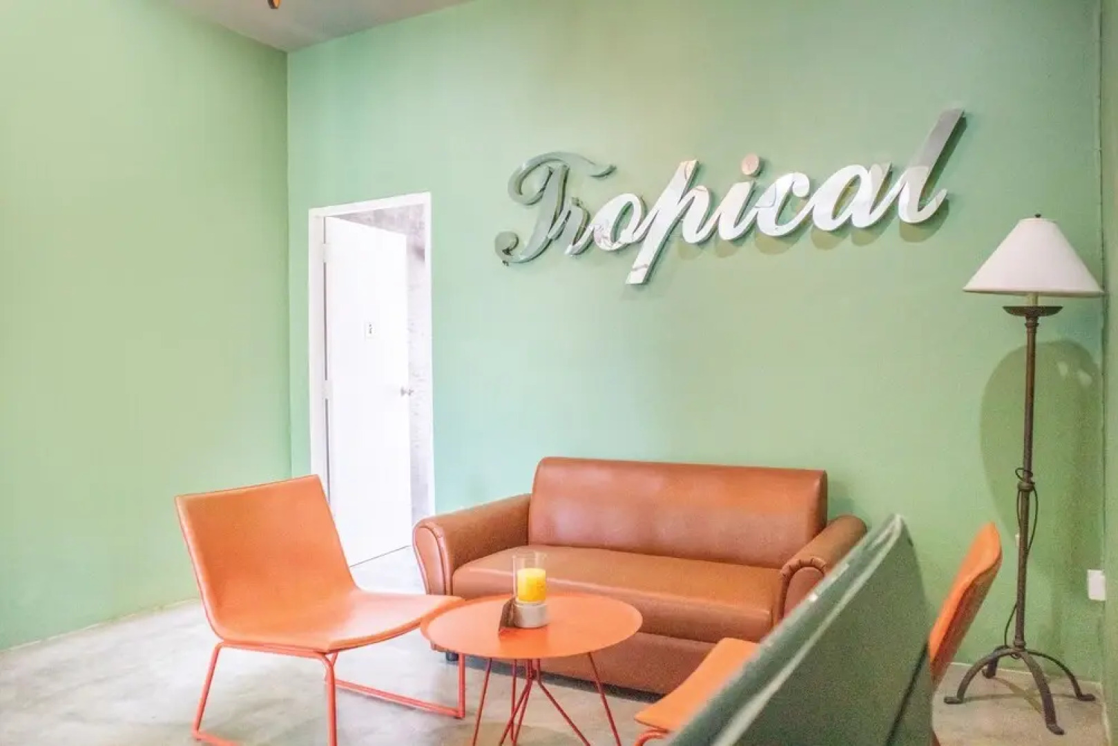 OYO 617 Tira Hostel chalong Phuket