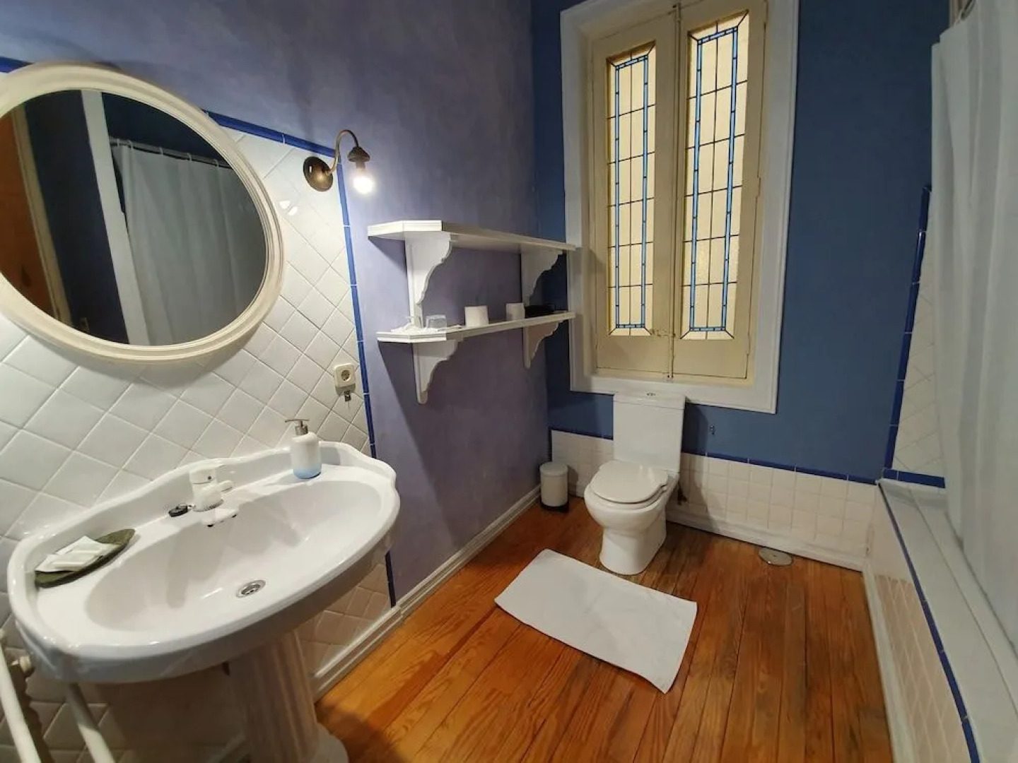 Escala Ópera - Adults Only