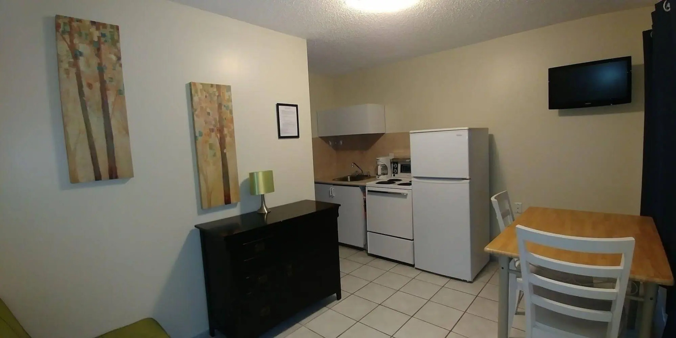 Naramata Courtyard Suites