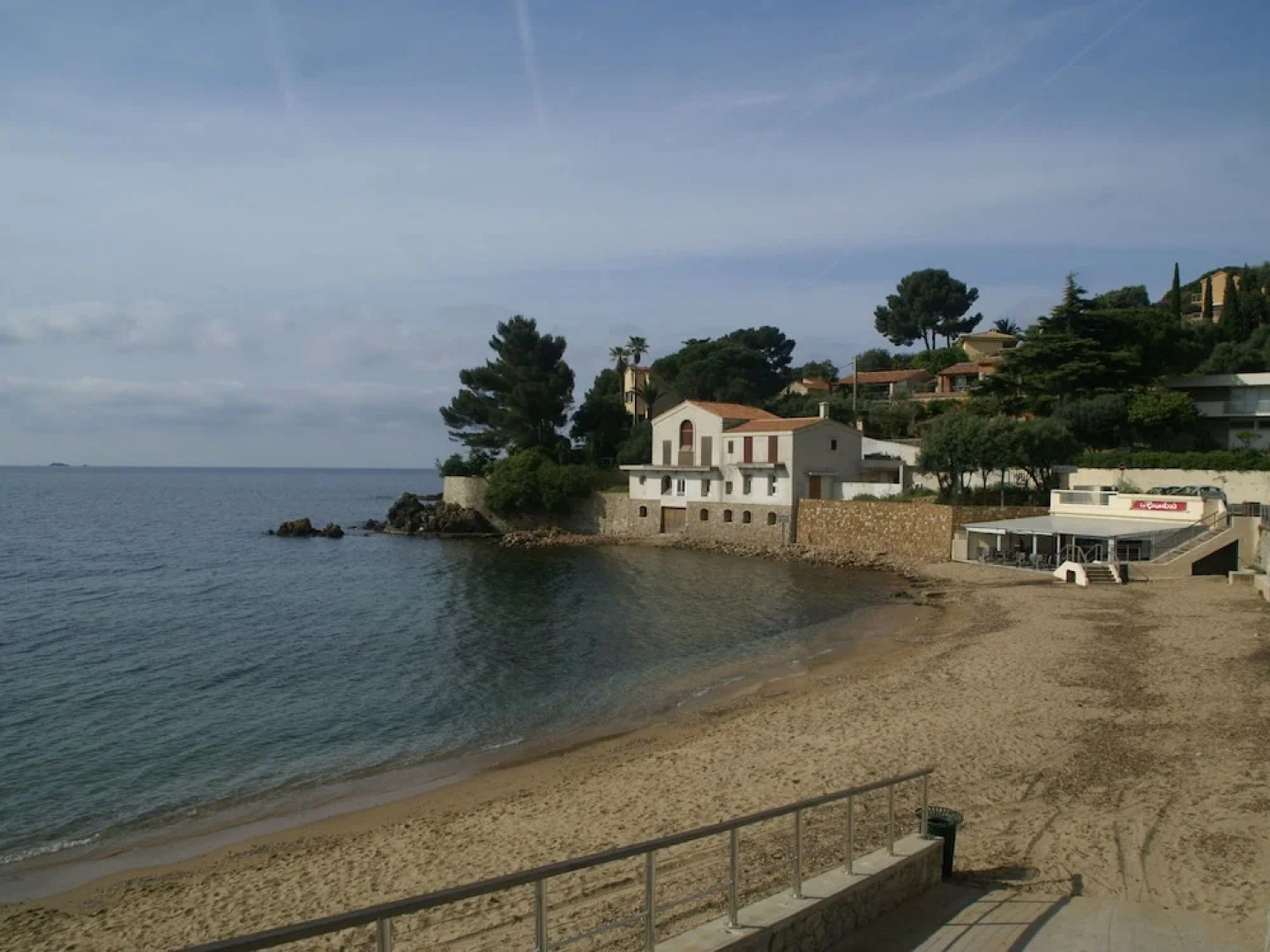 Cozy Holiday Home in Carqueiranne With Swimming Pool